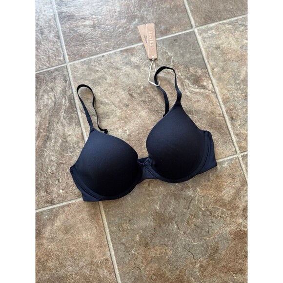Skims Fits Everybody T-Shirt Bra Onyx Size 32C - Picture 2 of 6